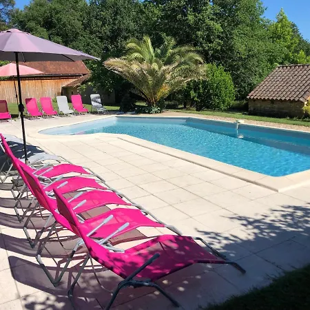 Gites Le Pagus Simeyrols Extérieur photo